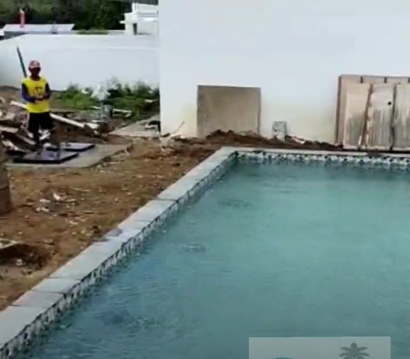Pembuatan Kolam Renang di Taman Sari Metropolitan Cluster Lihaga, Manado
